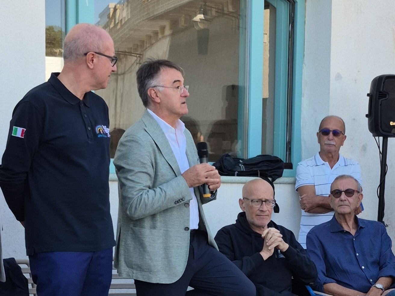 Intervento dei rappresentanti di ARPA Puglia e CIHEAM Bari durante il varo a Tricase Porto