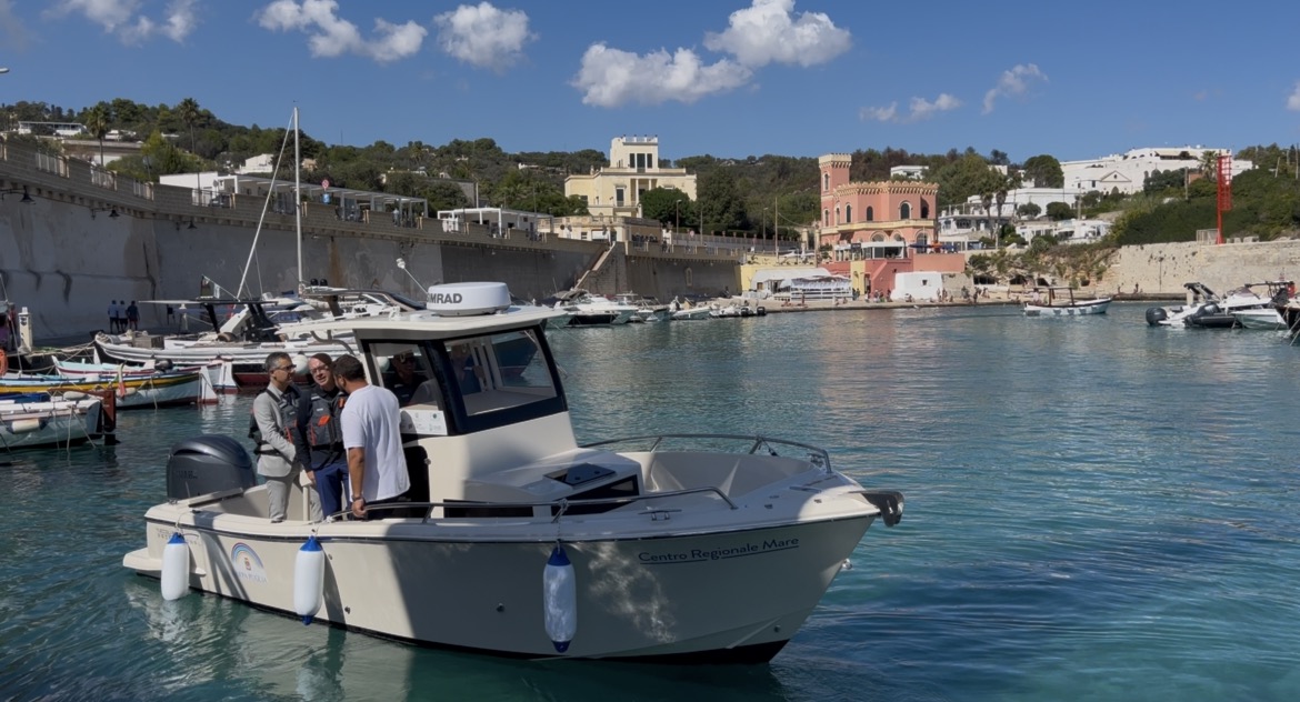 Prima uscita in mare dell imbarcazione ARPA Puglia per il monitoraggio della costa